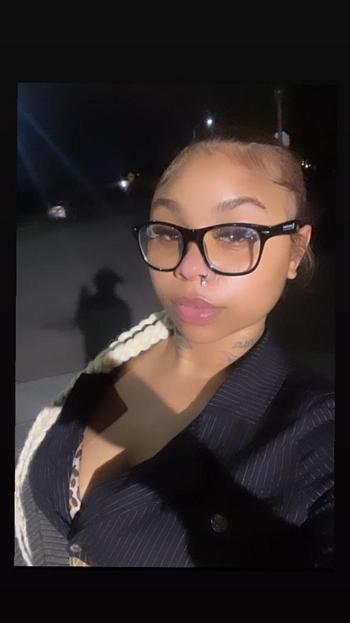 Riley, 23  female escort, Chico