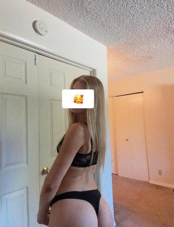 Ava, 24  female escort, Chico
