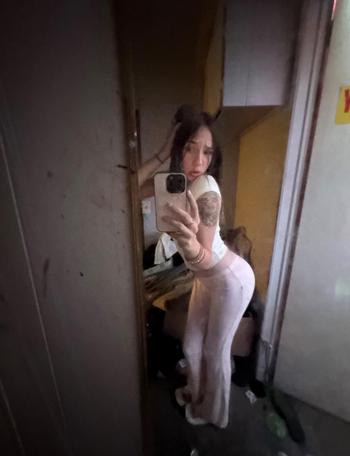 Lizzy, 21  female escort, Chico