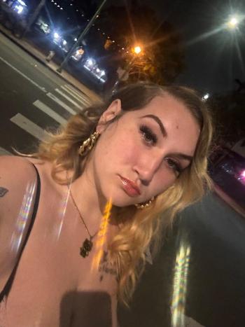 Blue, 23  female escort, Chico