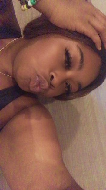 Riri, 24  female escort, Chico